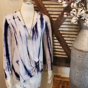 3/$20 Karen Kane Top